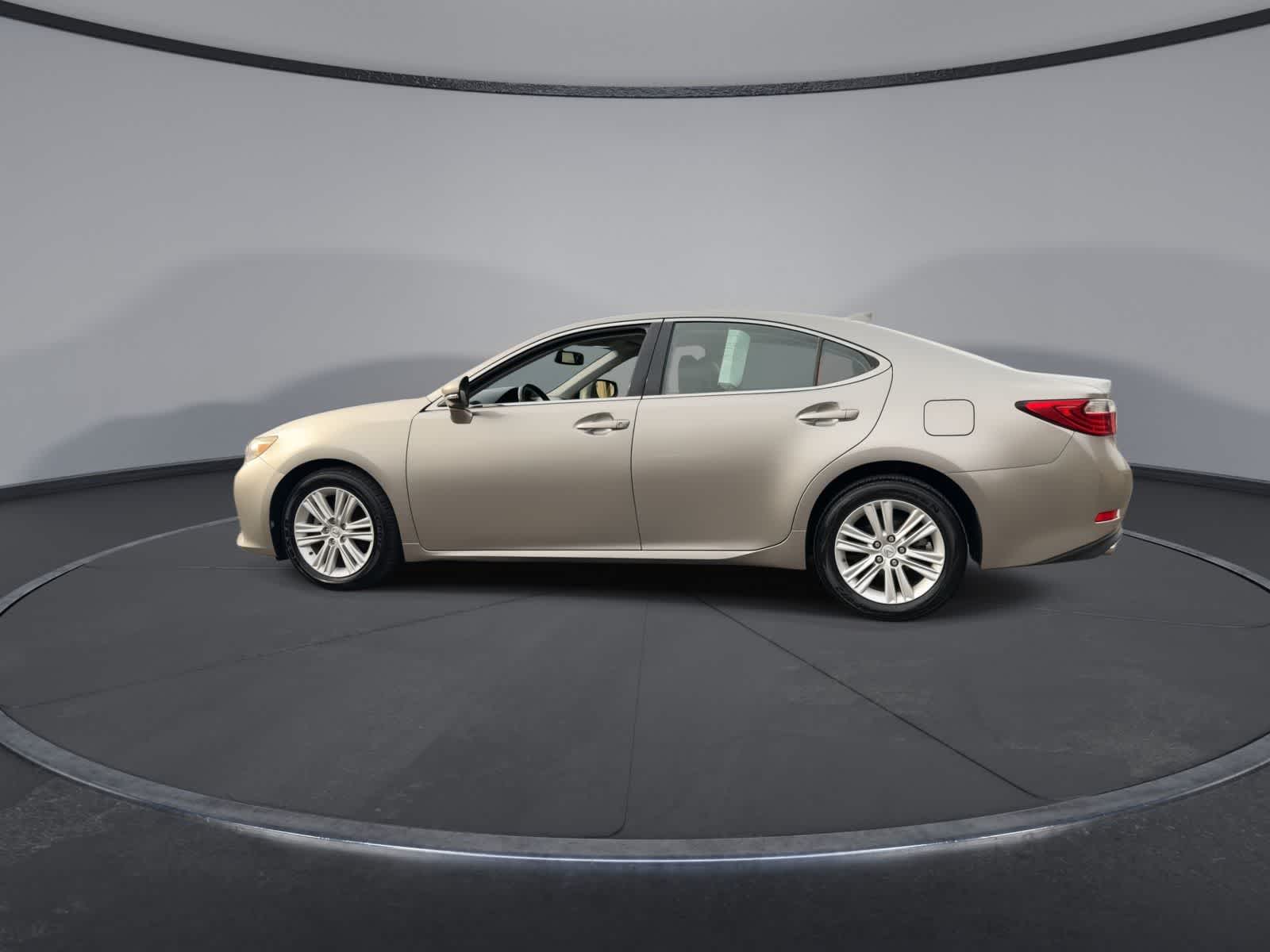 Thumbnail: 2015 Lexus ES - 5