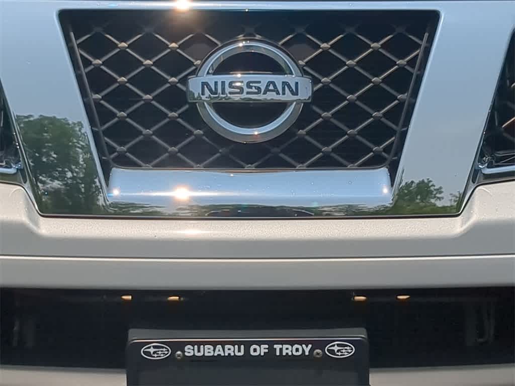 2014 Nissan Frontier SV 12