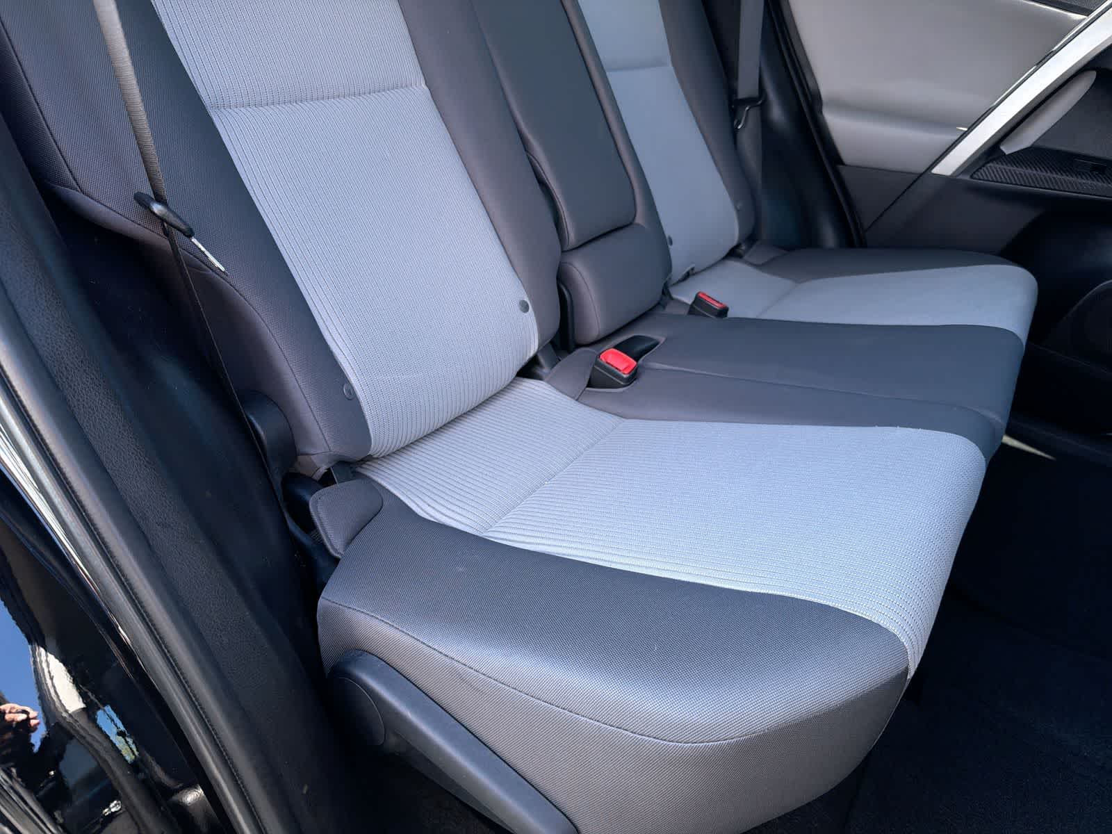 Thumbnail: 2015 Toyota RAV4 - 21