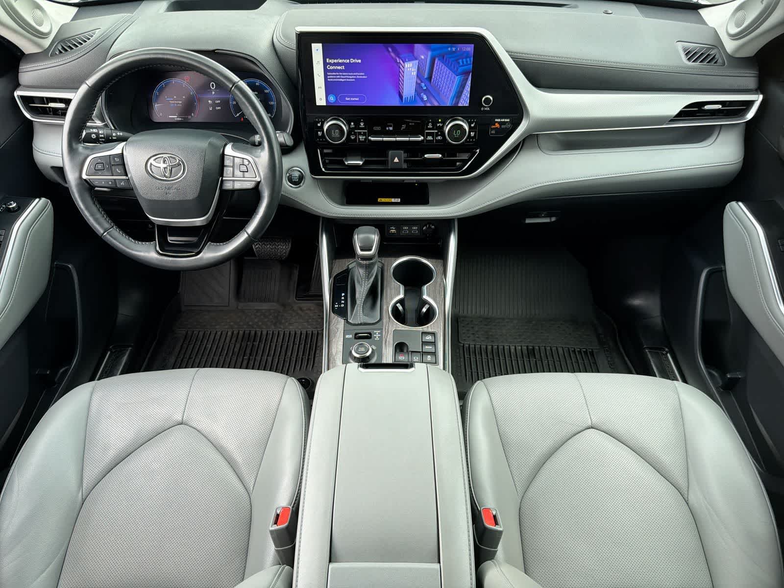 Thumbnail: 2023 Toyota Highlander - 16