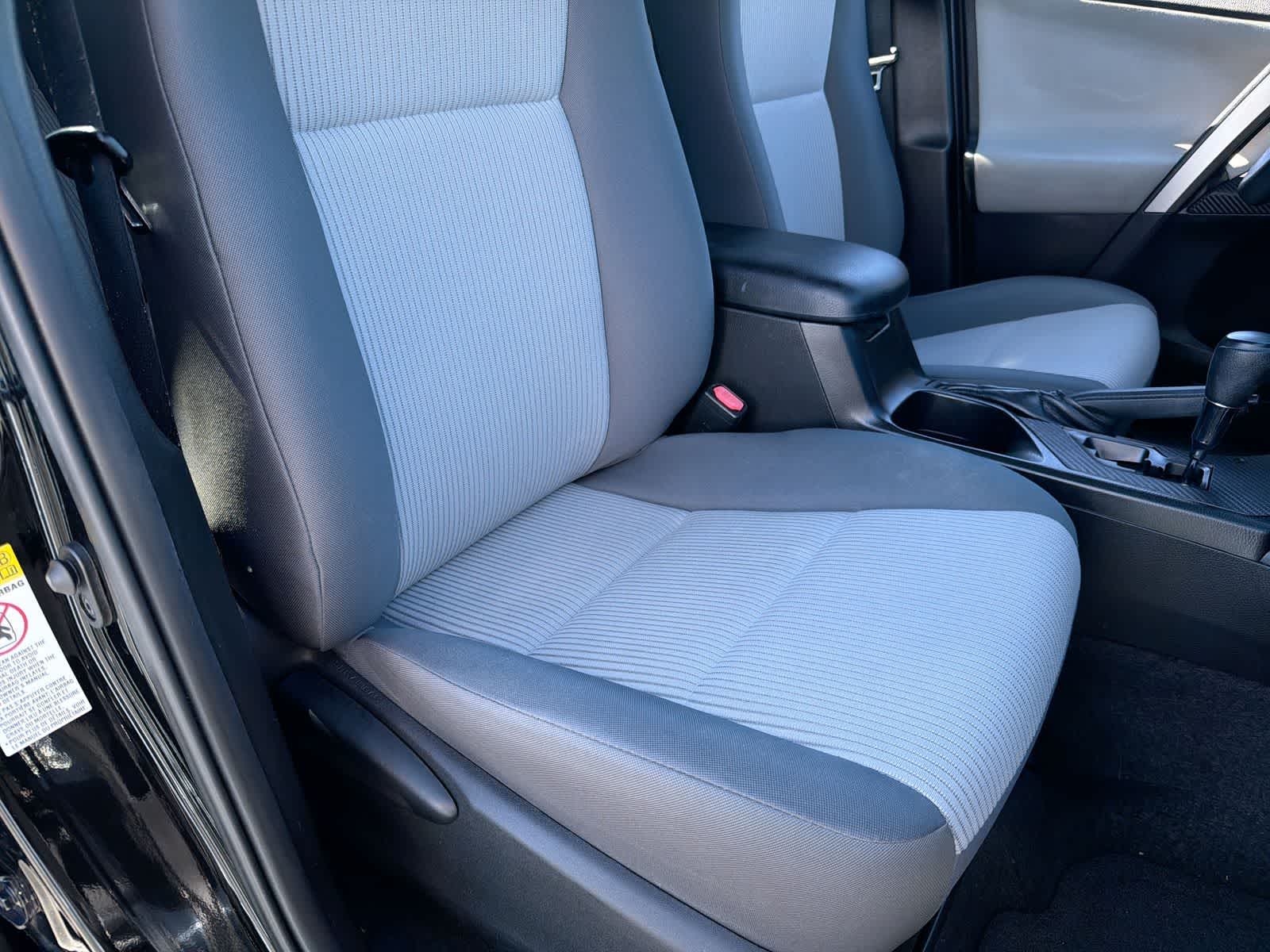 Thumbnail: 2015 Toyota RAV4 - 22