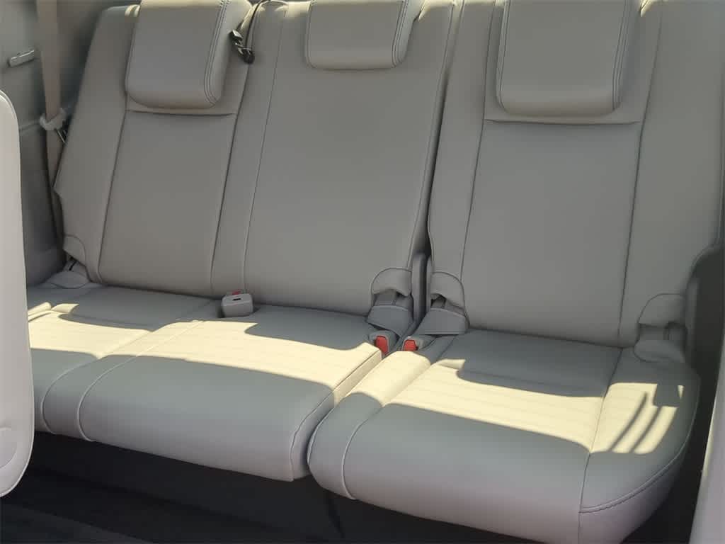 Thumbnail: 2017 Toyota Highlander - 39