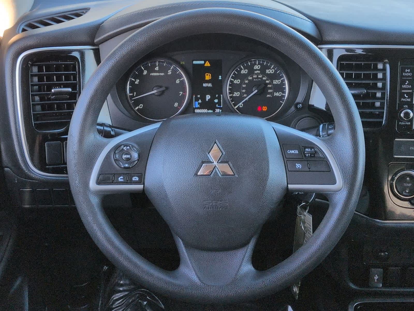 Thumbnail: 2019 Mitsubishi Outlander - 23