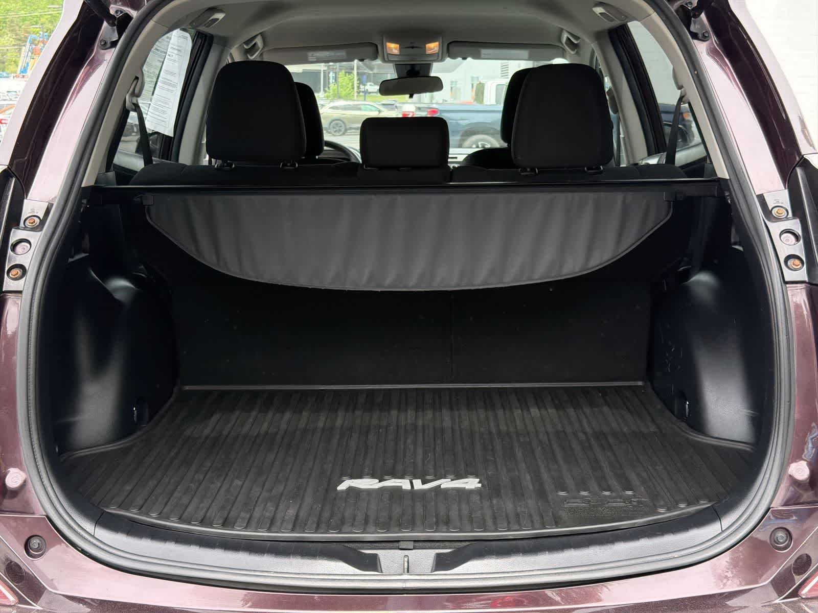 Thumbnail: 2017 Toyota RAV4 - 34