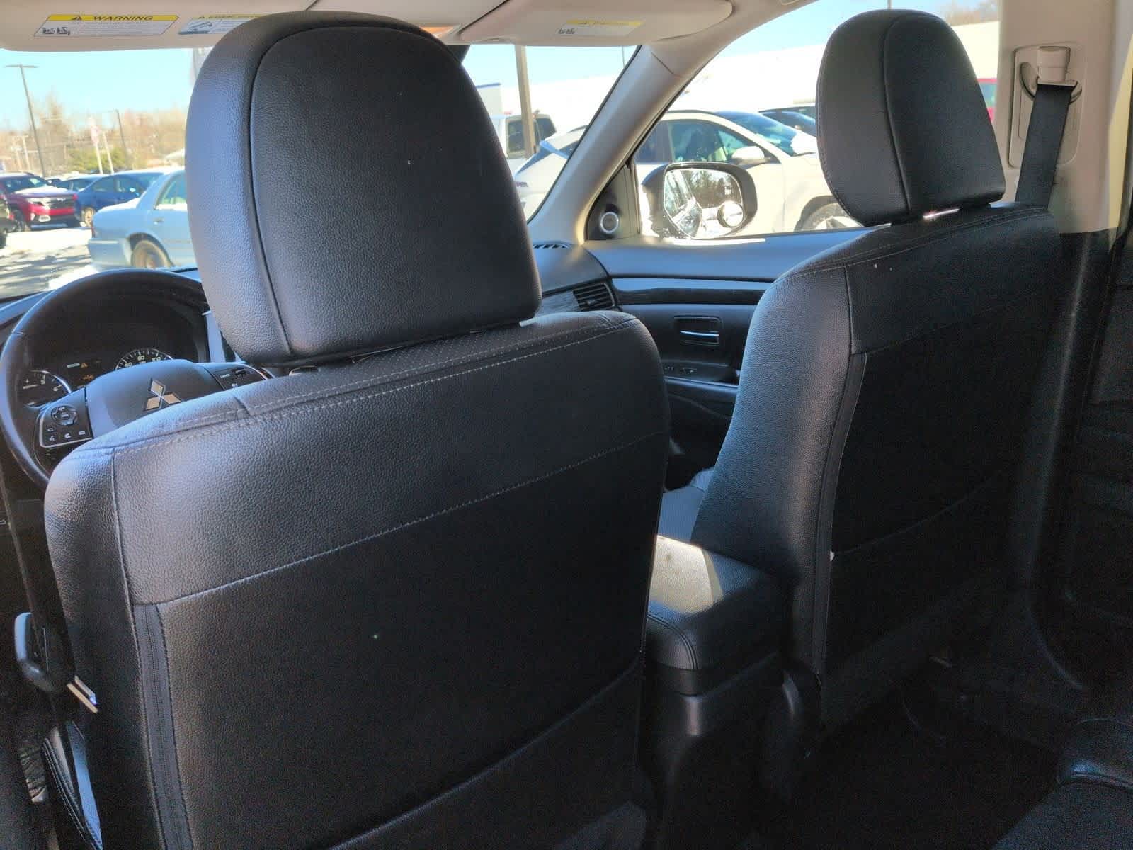 Thumbnail: 2017 Mitsubishi Outlander - 19