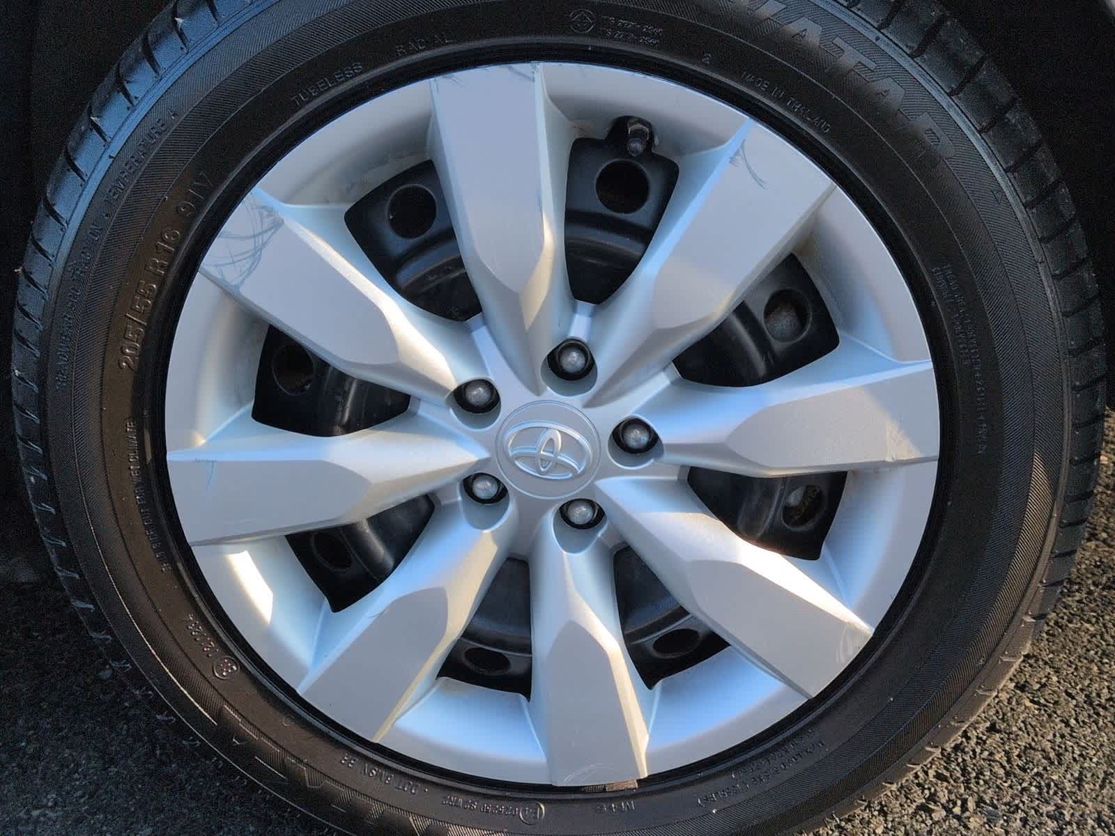 Thumbnail: 2014 Toyota Corolla - 14