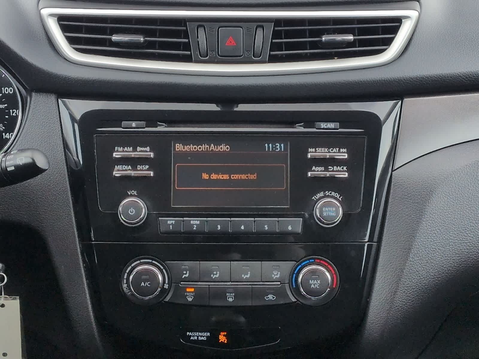 Thumbnail: 2016 Nissan Rogue - 28