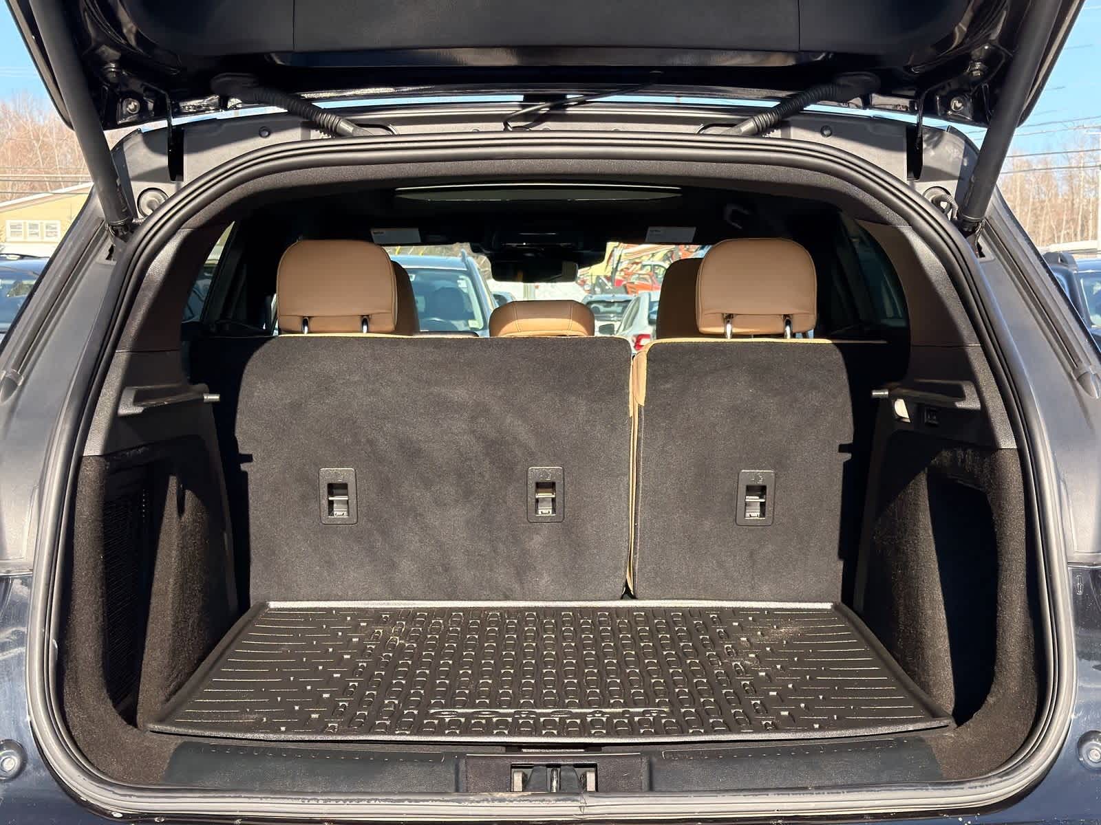 Thumbnail: 2023 Lincoln Corsair - 37