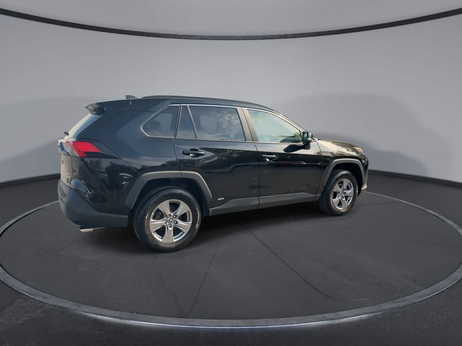 Thumbnail: 2022 Toyota RAV4 - 7
