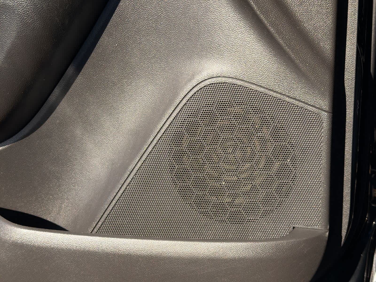 Thumbnail: 2017 Chevrolet Trax - 30