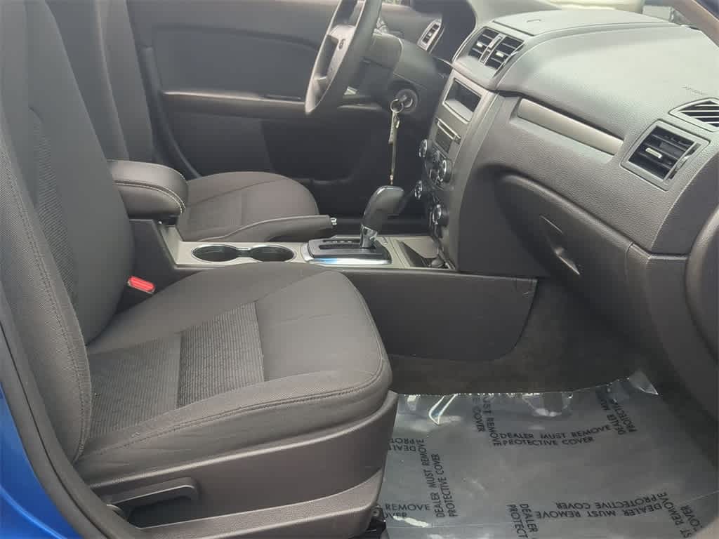 2012 Ford Fusion SE 22