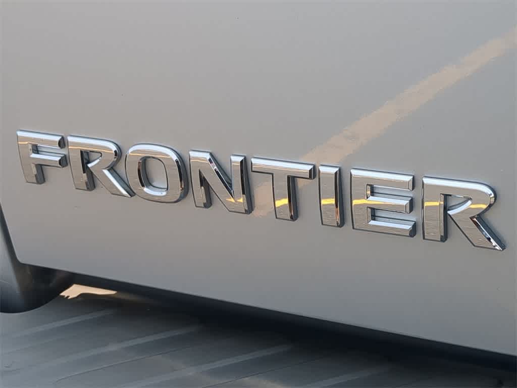 2014 Nissan Frontier SV 13