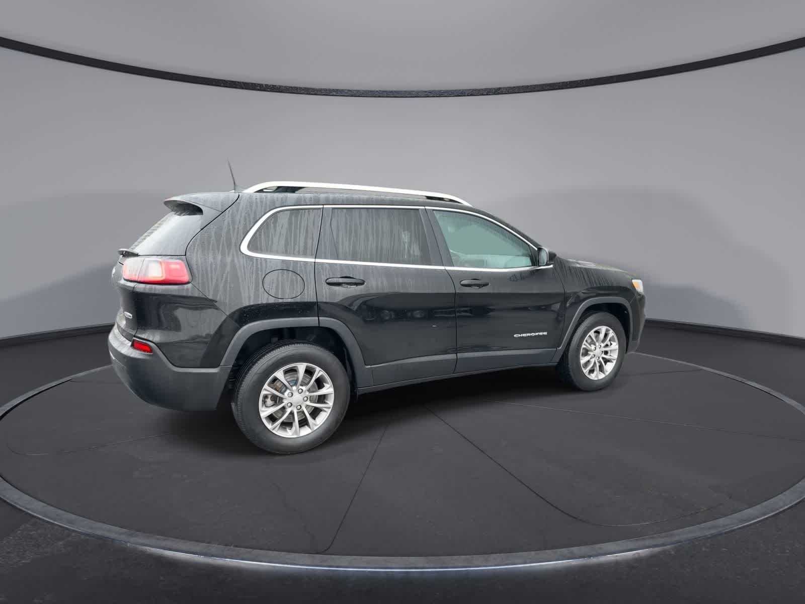 Thumbnail: 2021 Jeep Cherokee - 8