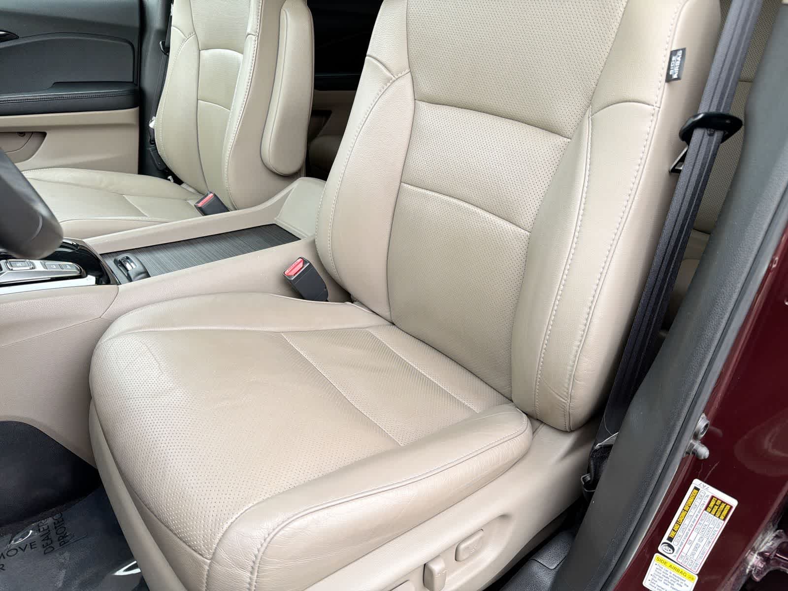 Thumbnail: 2016 Honda Pilot - 17