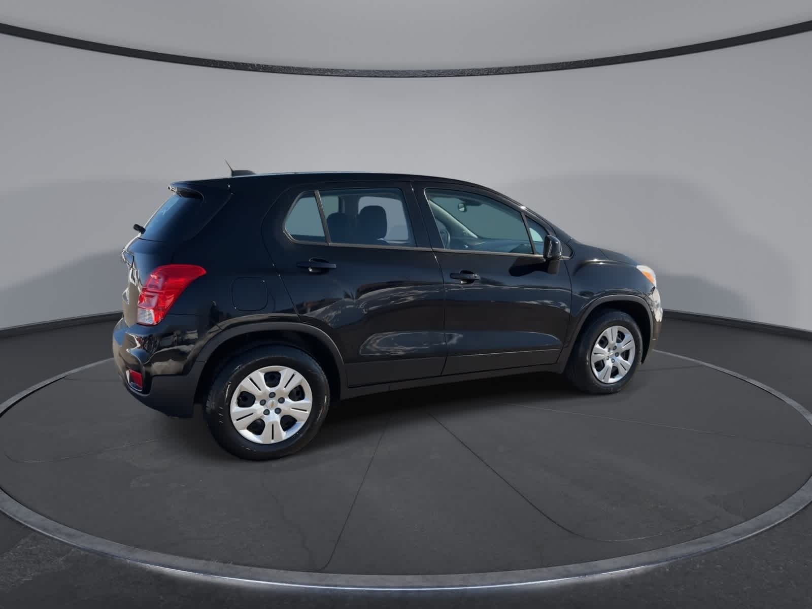 Thumbnail: 2017 Chevrolet Trax - 8