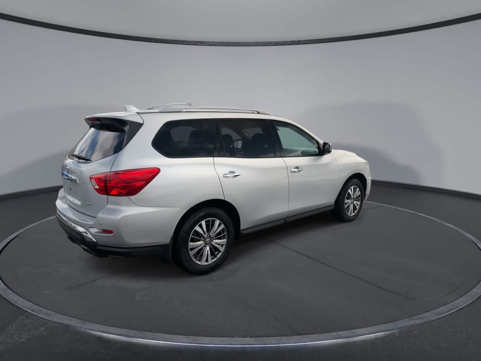 Thumbnail: 2020 Nissan Pathfinder - 8