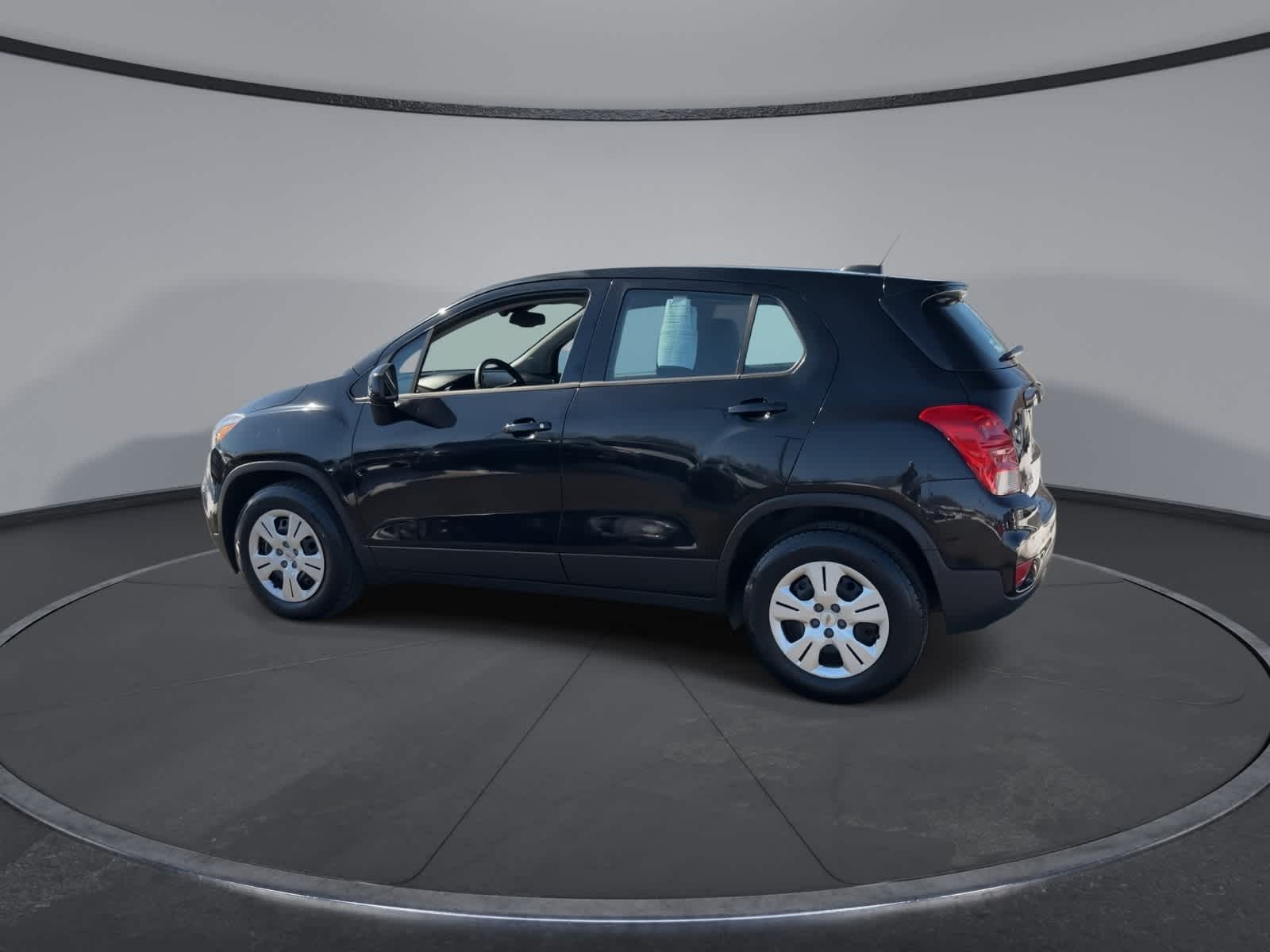 Thumbnail: 2017 Chevrolet Trax - 5