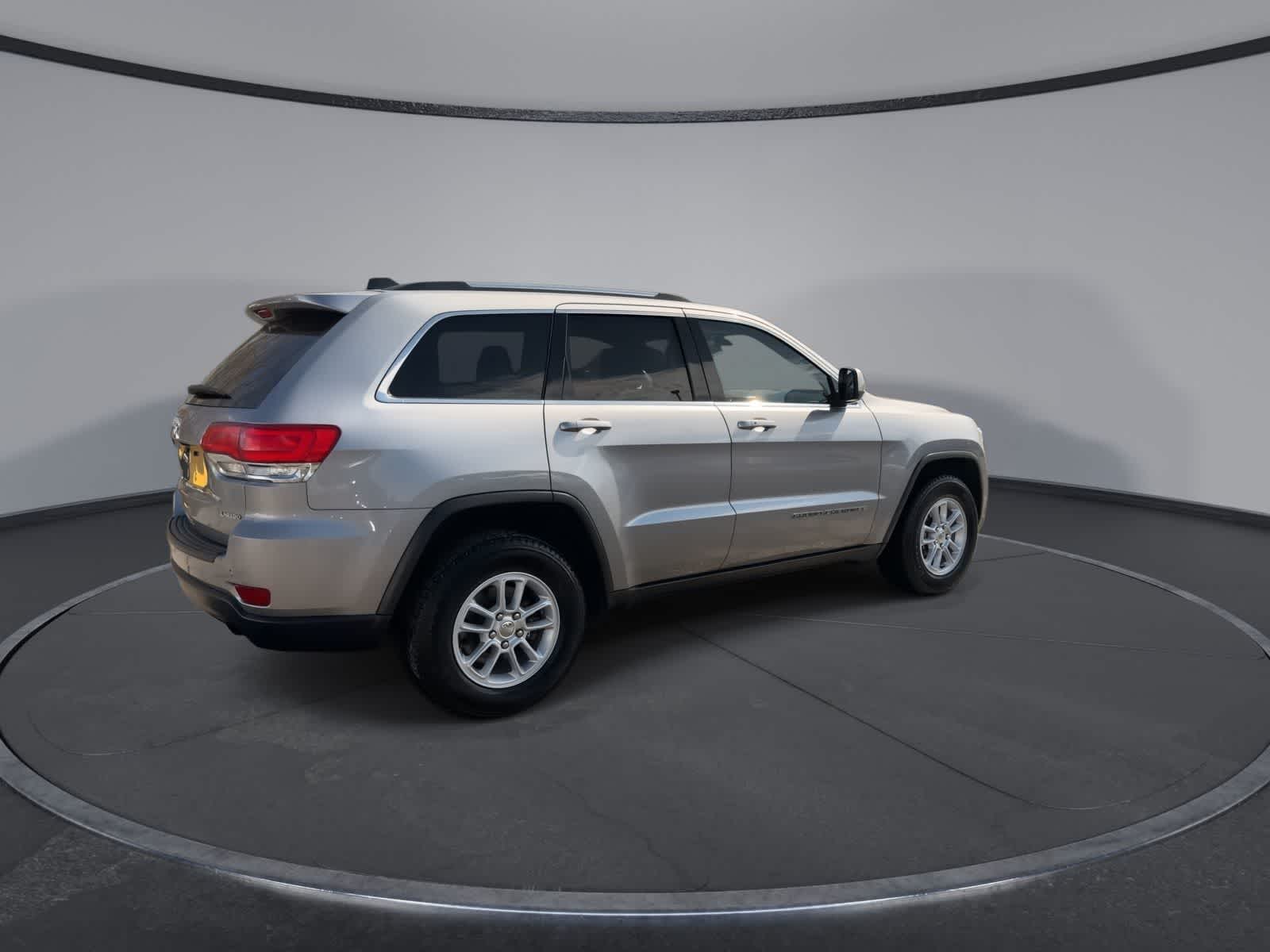 Thumbnail: 2018 Jeep Grand Cherokee - 8