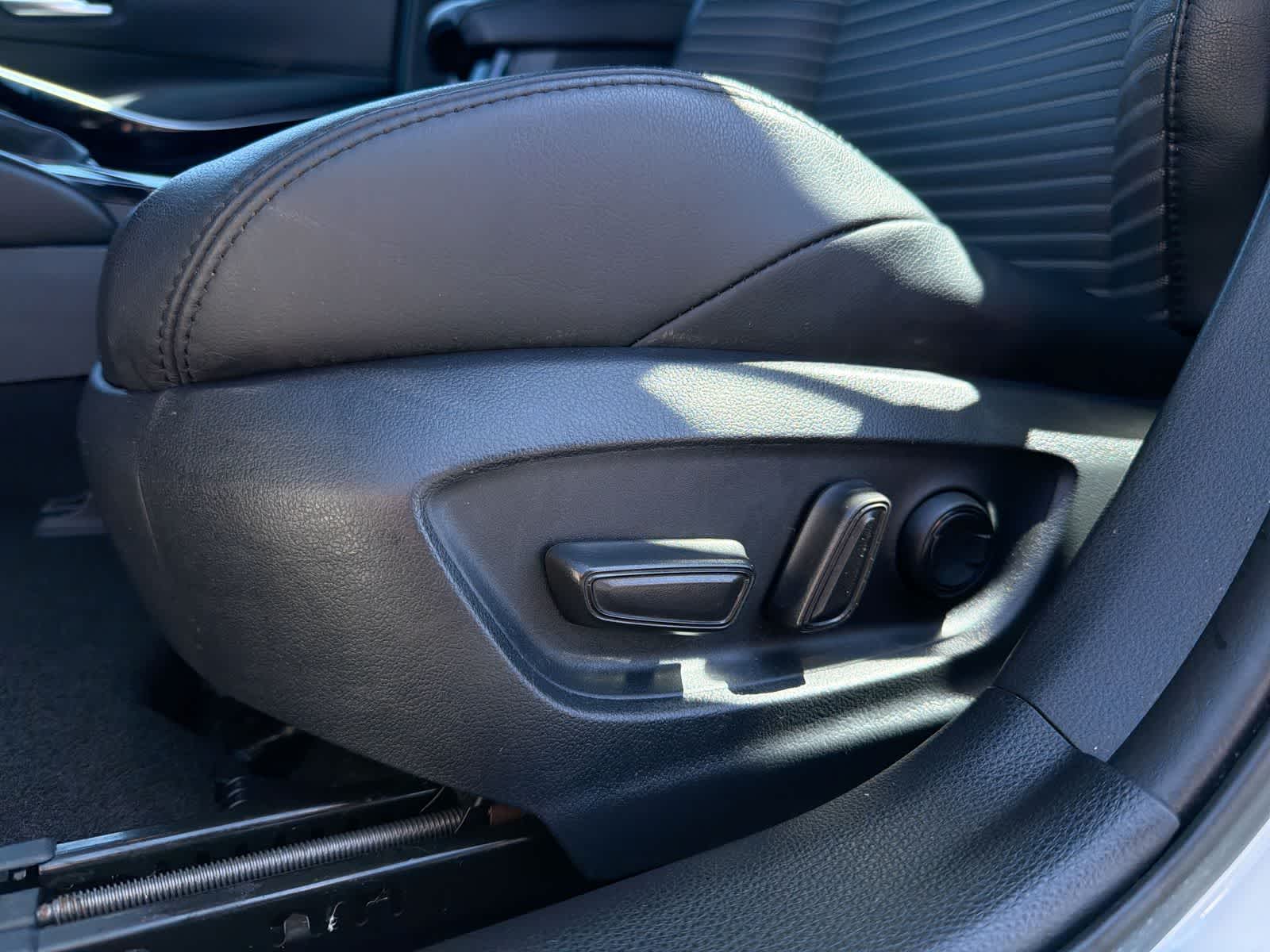 Thumbnail: 2020 Toyota Corolla - 18