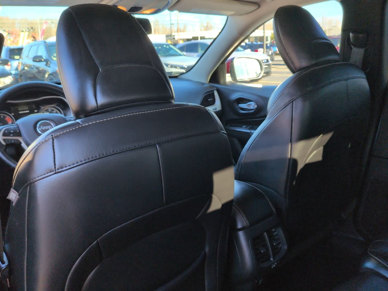 Thumbnail: 2016 Jeep Cherokee - 19