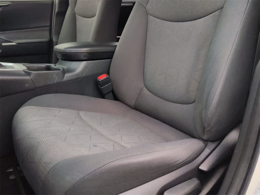 Thumbnail: 2019 Toyota RAV4 - 17