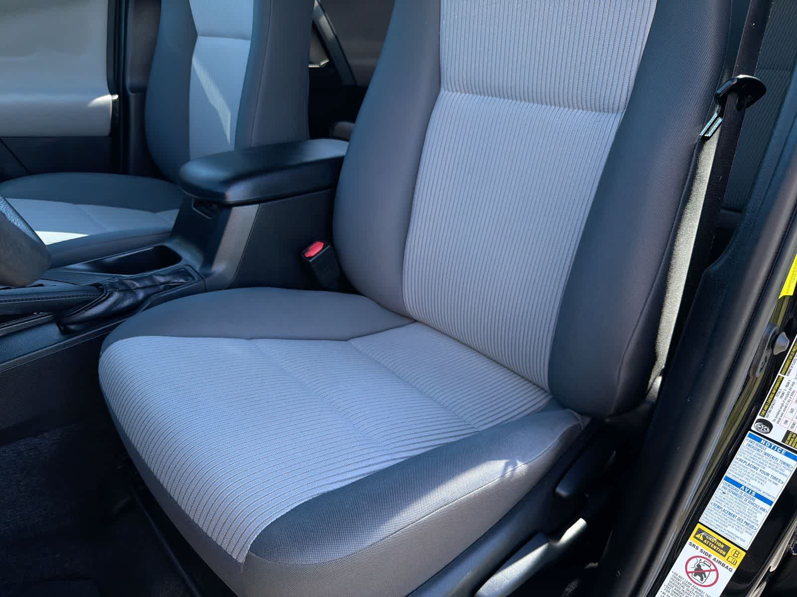 Thumbnail: 2015 Toyota RAV4 - 17