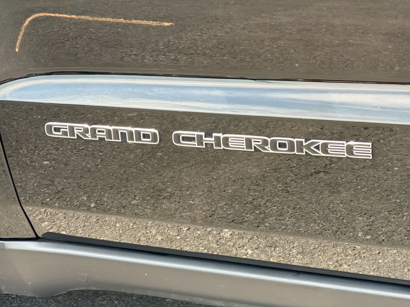 Thumbnail: 2020 Jeep Grand Cherokee - 13