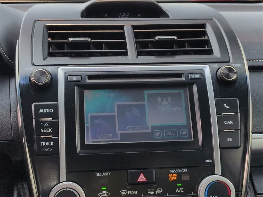 Thumbnail: 2013 Toyota Camry - 28