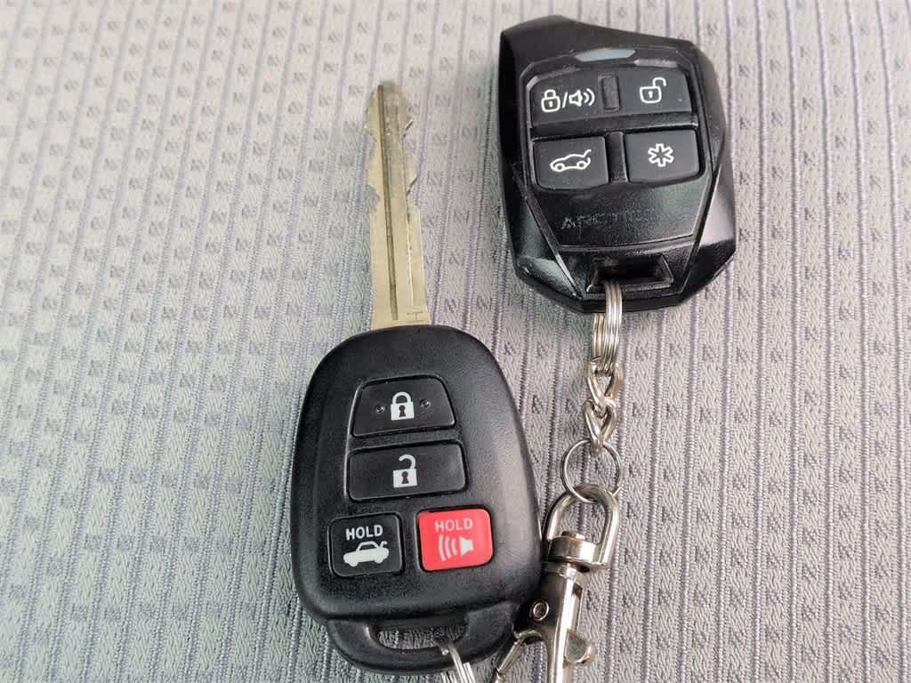 Thumbnail: 2017 Toyota Camry - 34