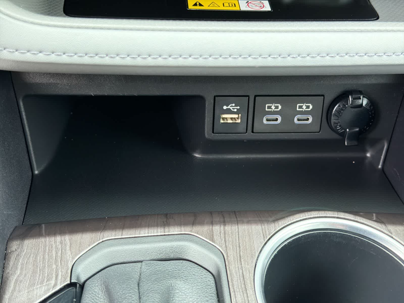 Thumbnail: 2023 Toyota Highlander - 33