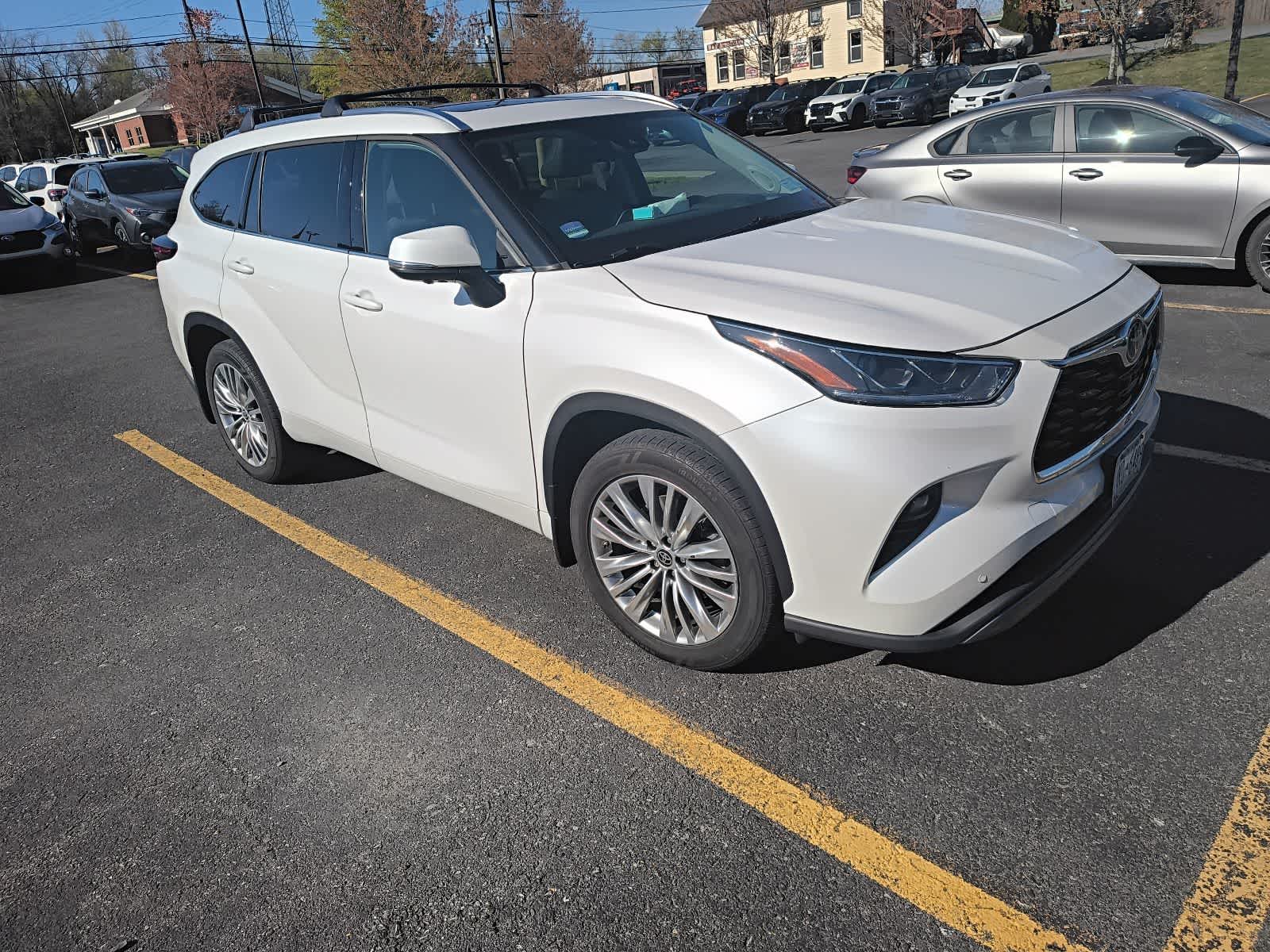 Thumbnail: 2023 Toyota Highlander - 2