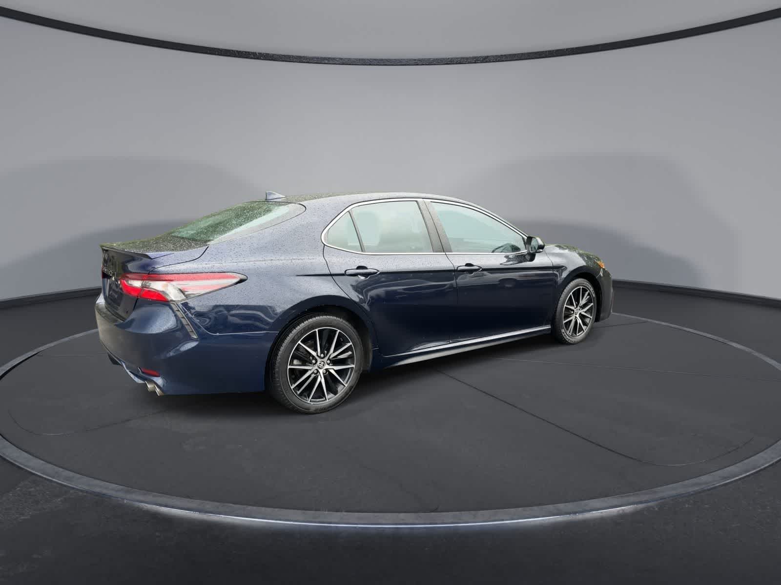 Thumbnail: 2022 Toyota Camry - 8