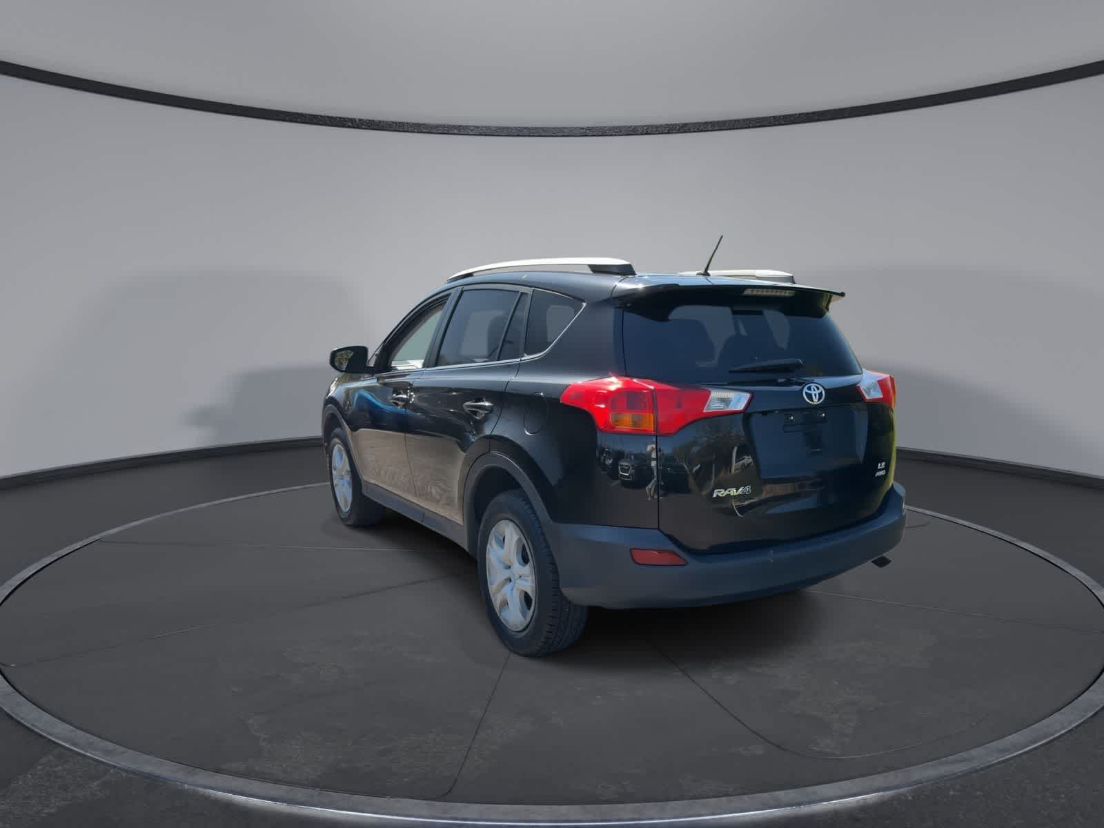 Thumbnail: 2015 Toyota RAV4 - 6