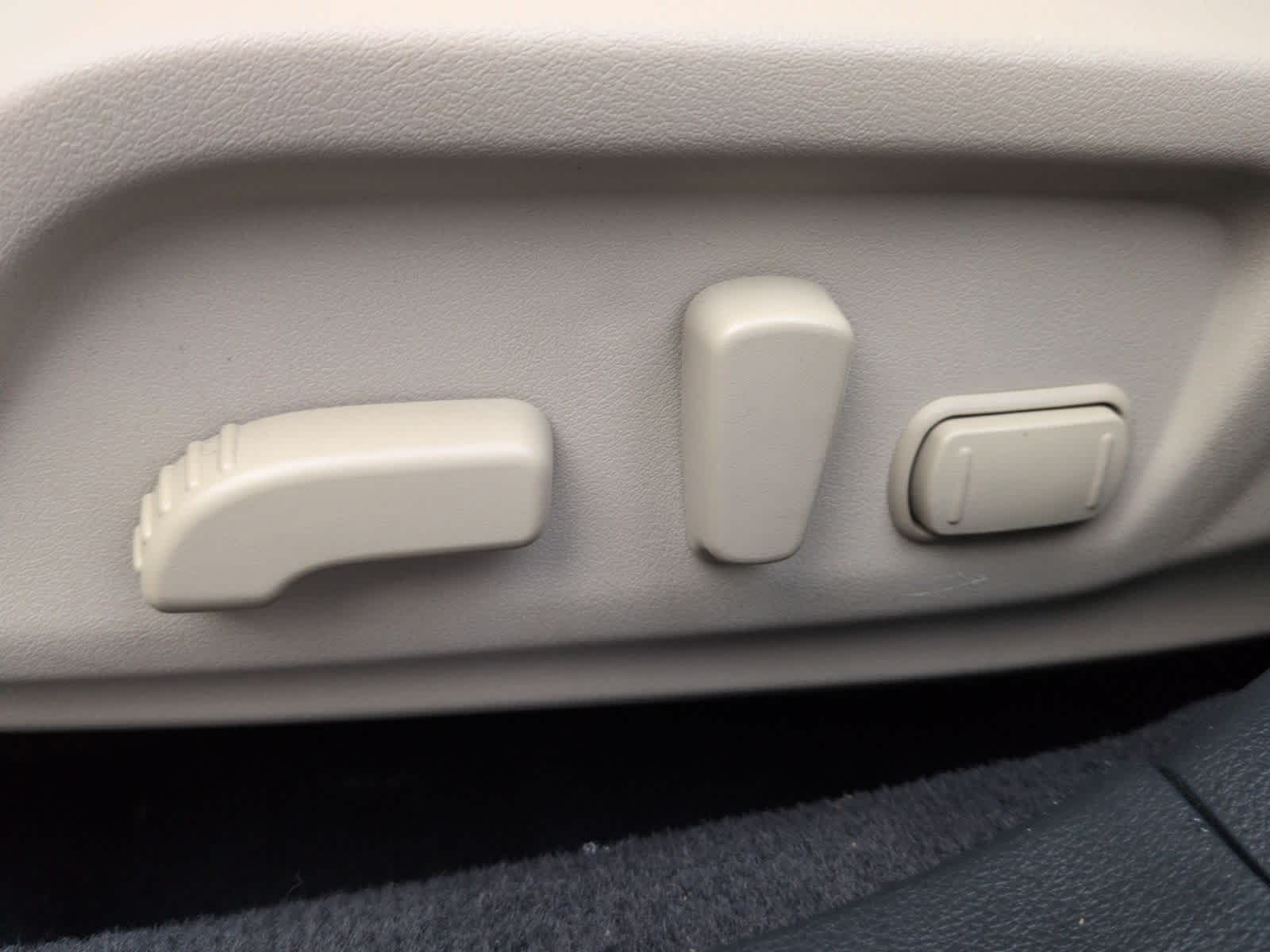 Thumbnail: 2015 Subaru Outback - 18