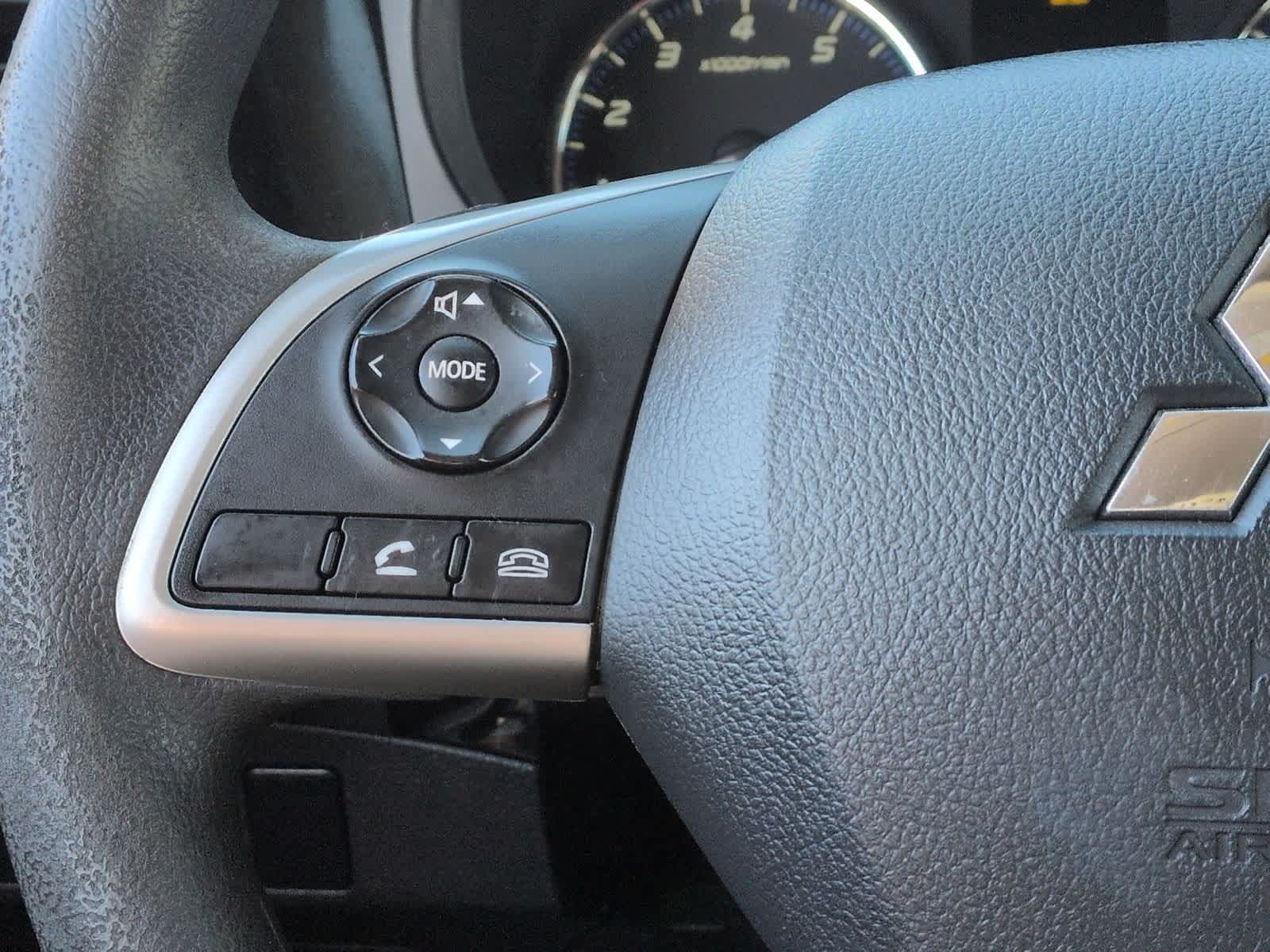 Thumbnail: 2019 Mitsubishi Outlander - 24