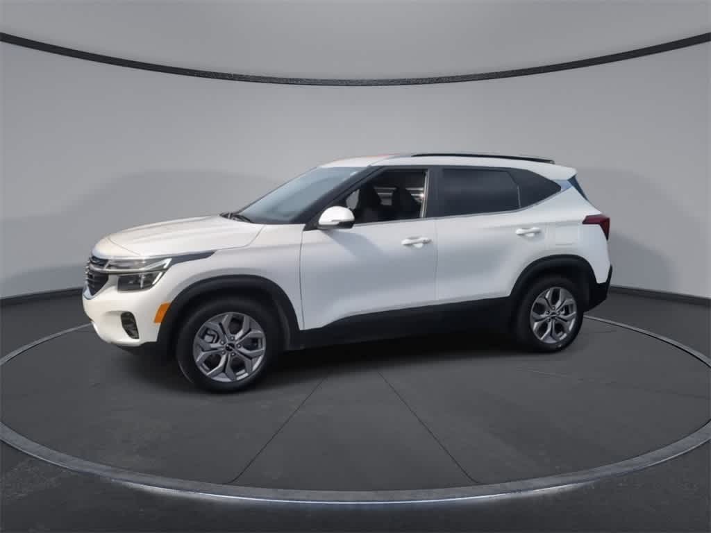 Thumbnail: 2024 Kia Seltos - 4