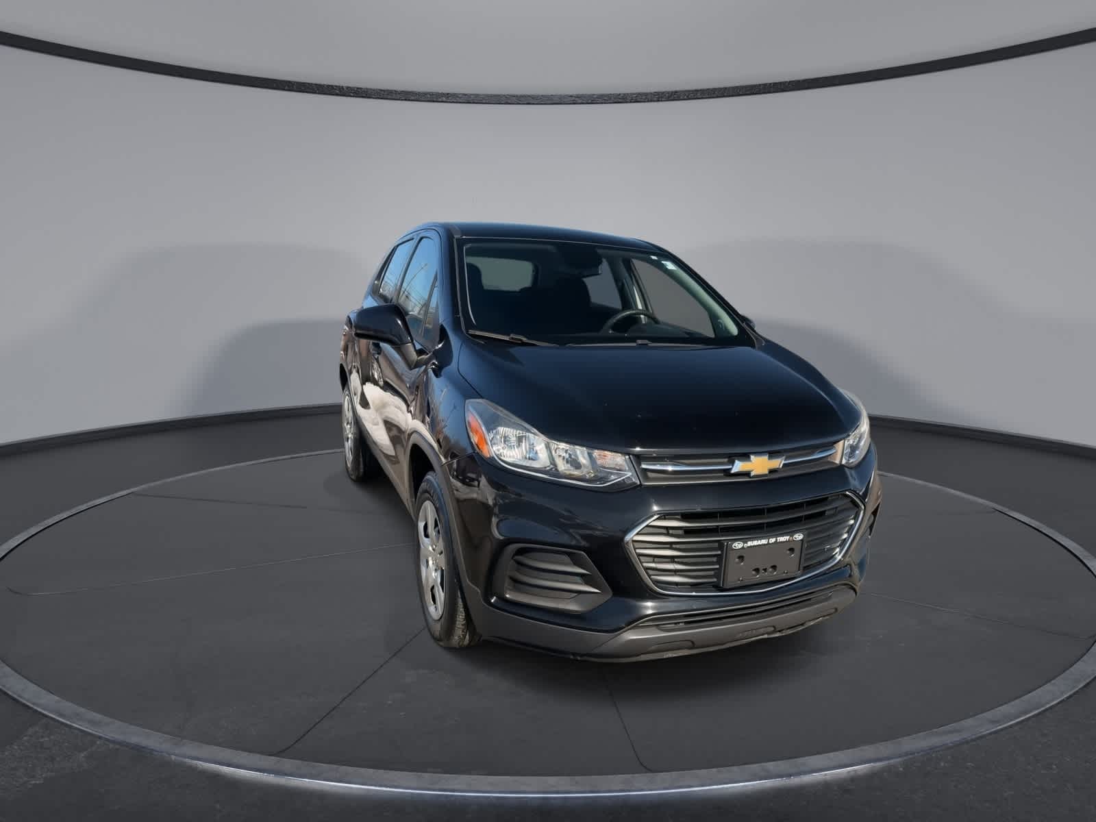 Thumbnail: 2017 Chevrolet Trax - 2