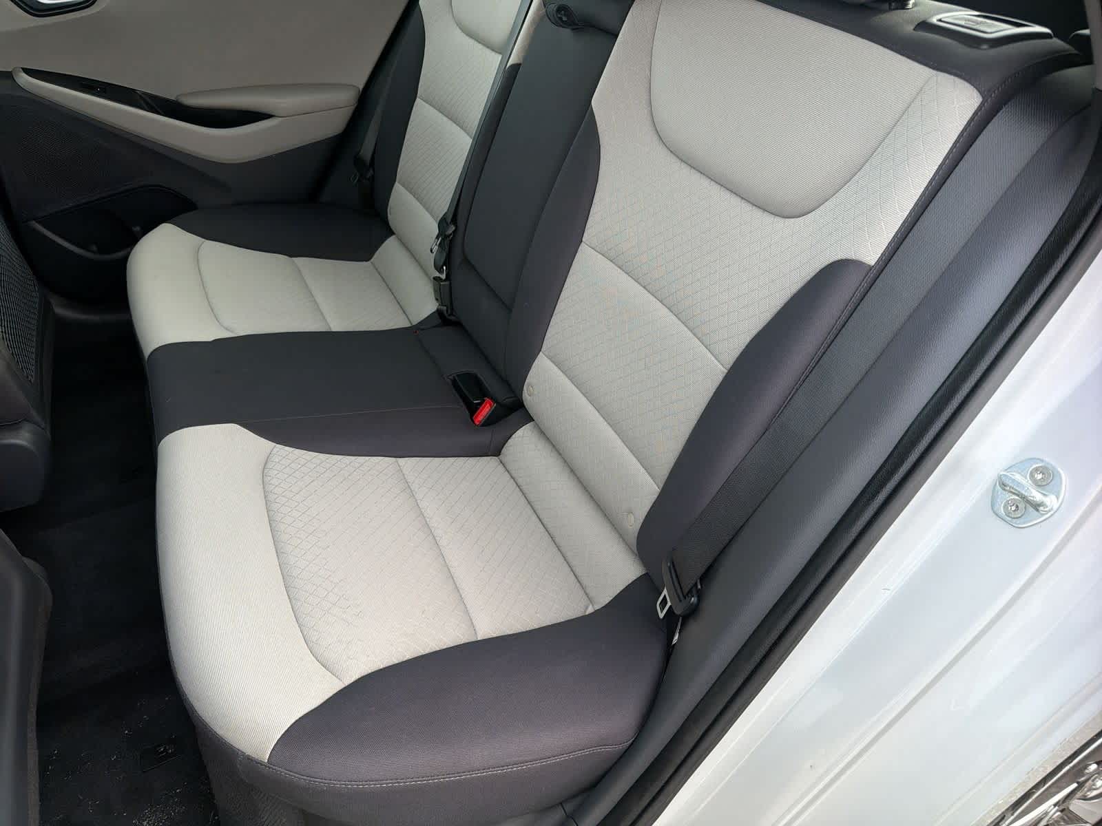 Thumbnail: 2017 Hyundai Ioniq - 20