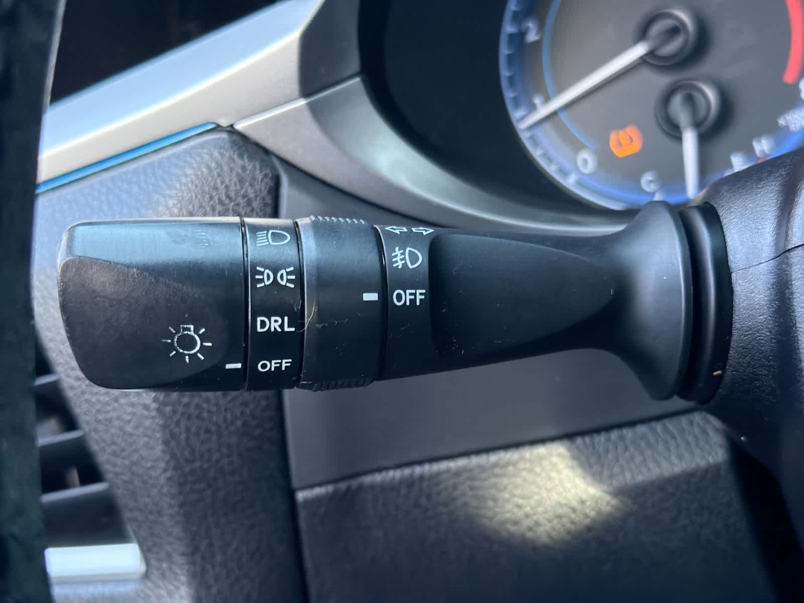 Thumbnail: 2015 Toyota Corolla - 28