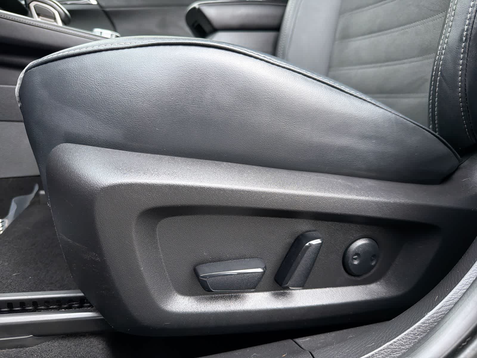 Thumbnail: 2022 Mitsubishi Outlander - 18