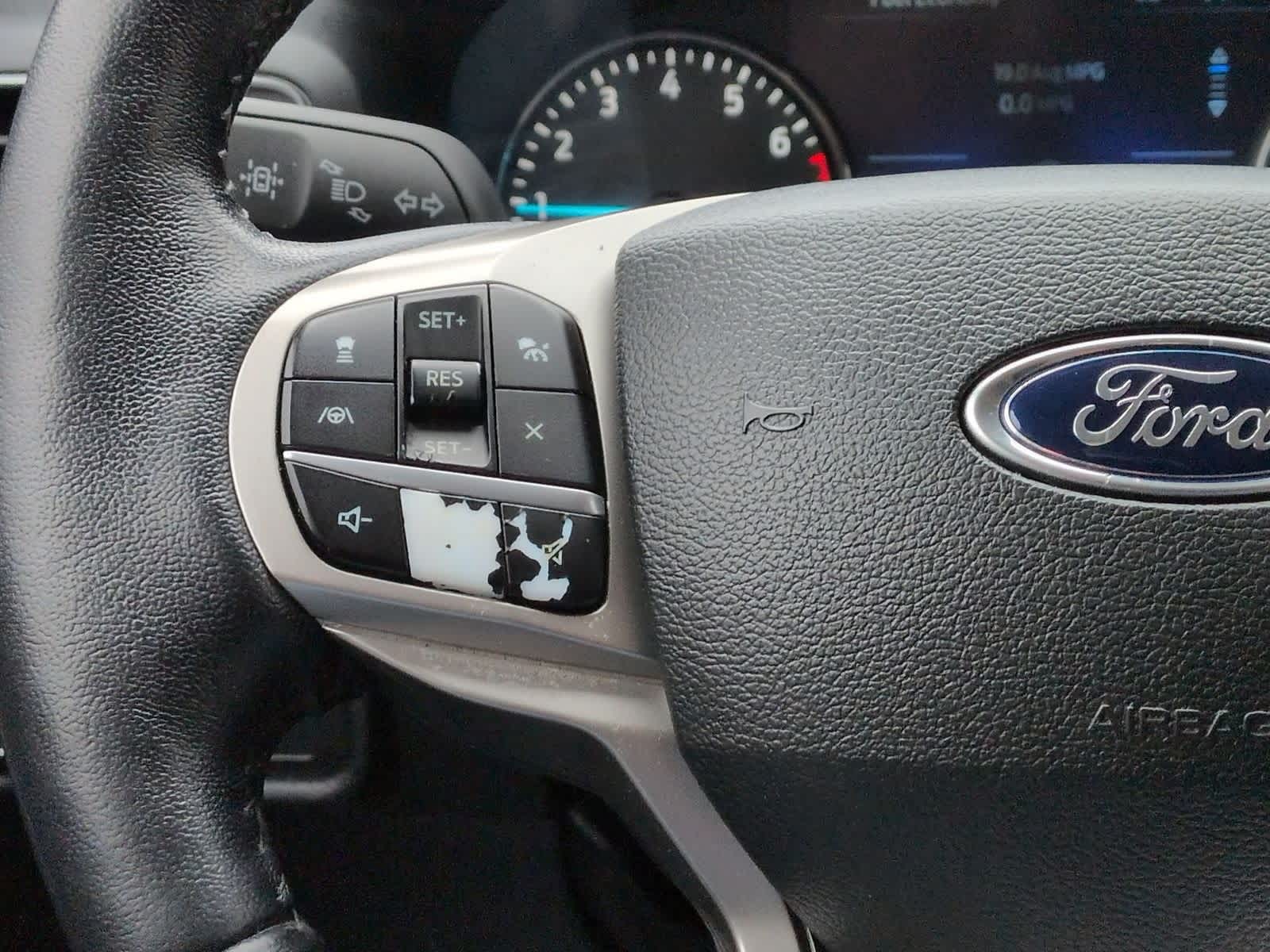 Thumbnail: 2022 Ford Explorer - 25