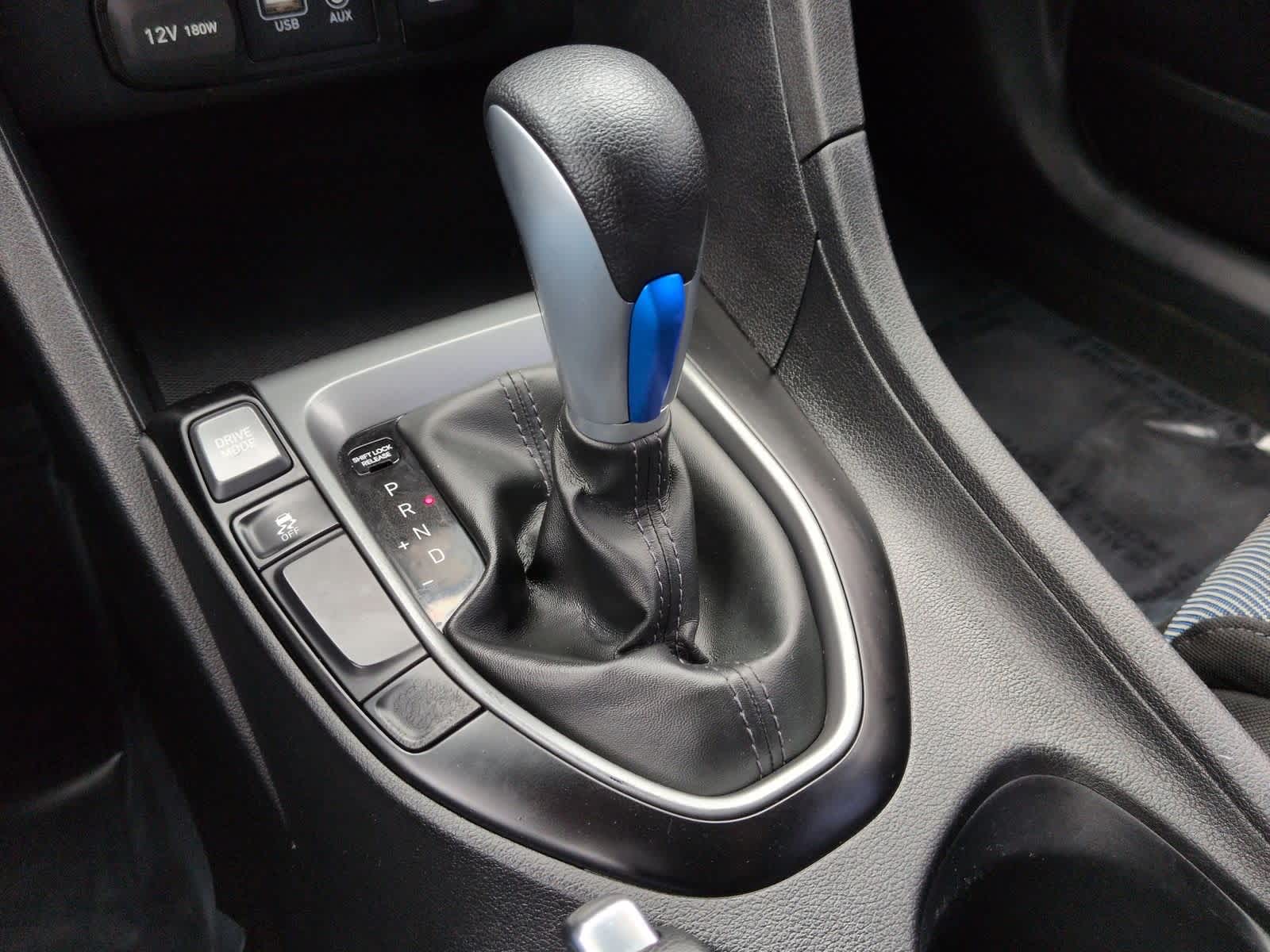 Thumbnail: 2019 Hyundai Veloster - 32