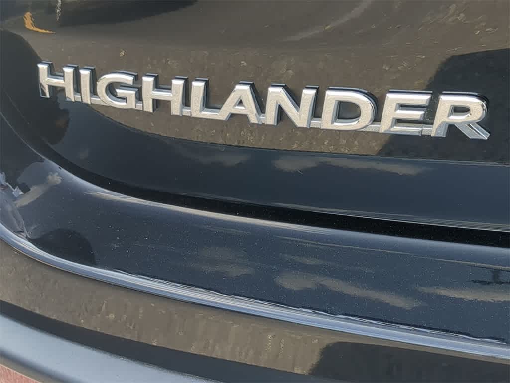 Thumbnail: 2017 Toyota Highlander - 13