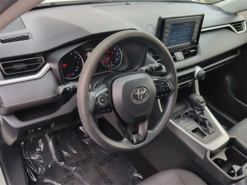 Thumbnail: 2019 Toyota RAV4 - 10