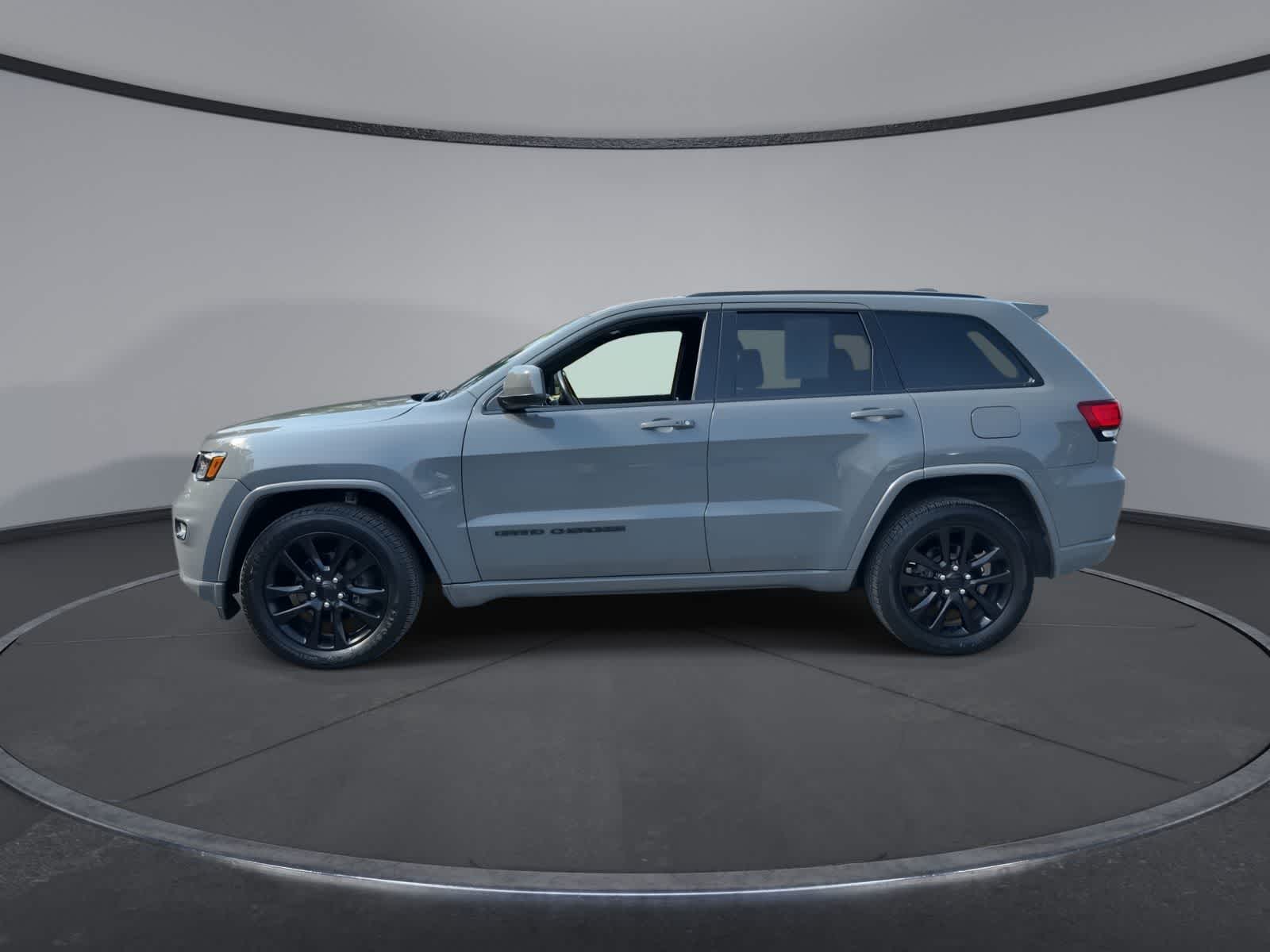 Thumbnail: 2020 Jeep Grand Cherokee - 4