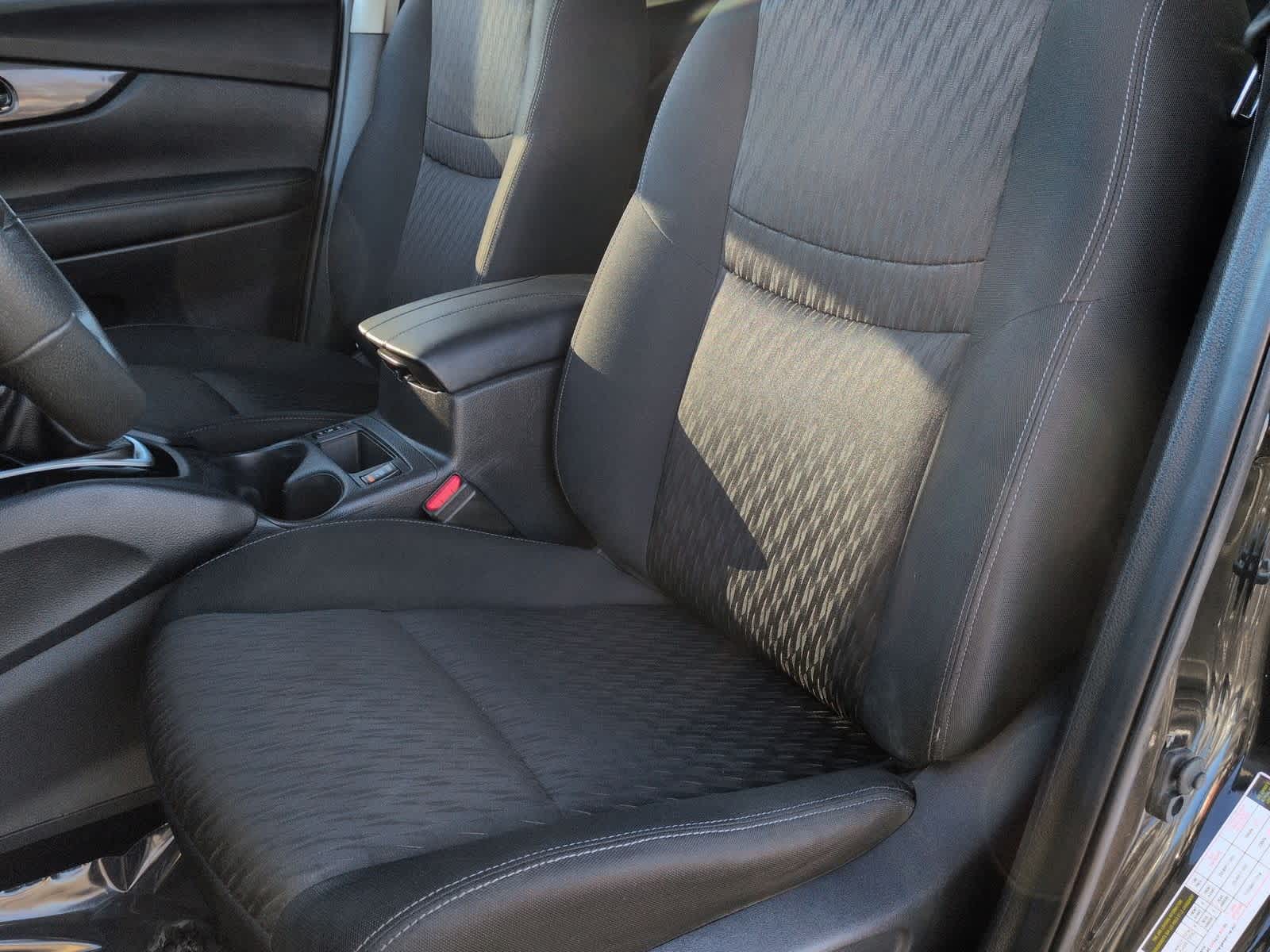 Thumbnail: 2019 Nissan Rogue - 17