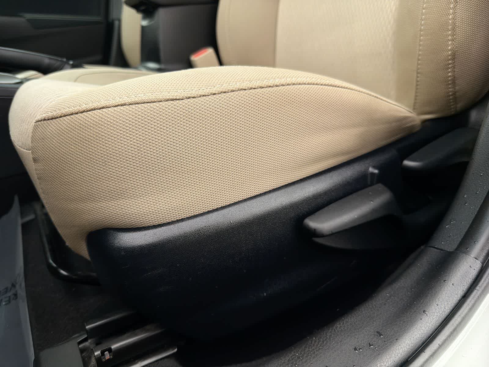 Thumbnail: 2015 Toyota Corolla - 18