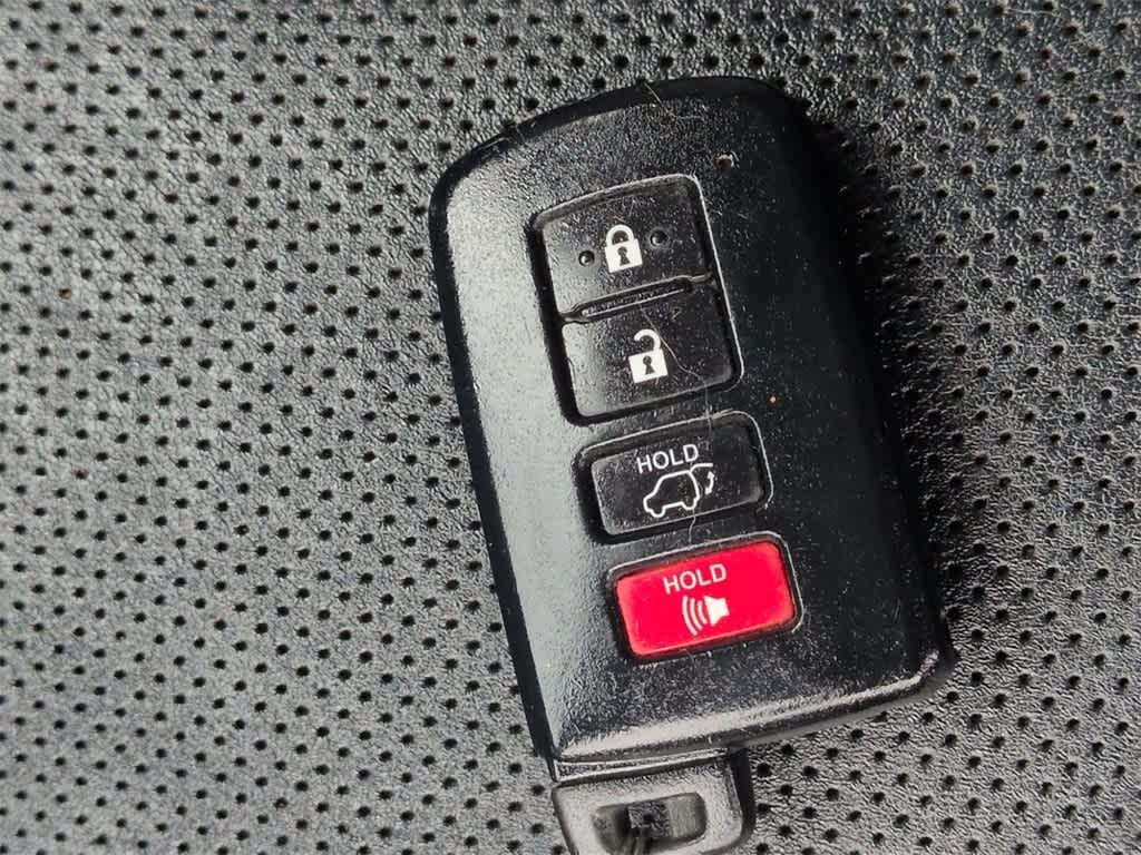 Thumbnail: 2016 Toyota Highlander - 37