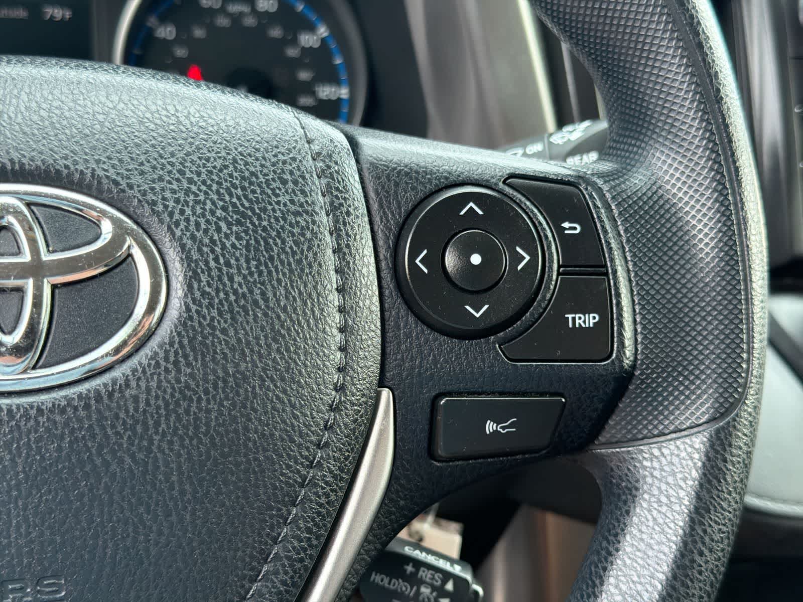 Thumbnail: 2018 Toyota RAV4 - 24