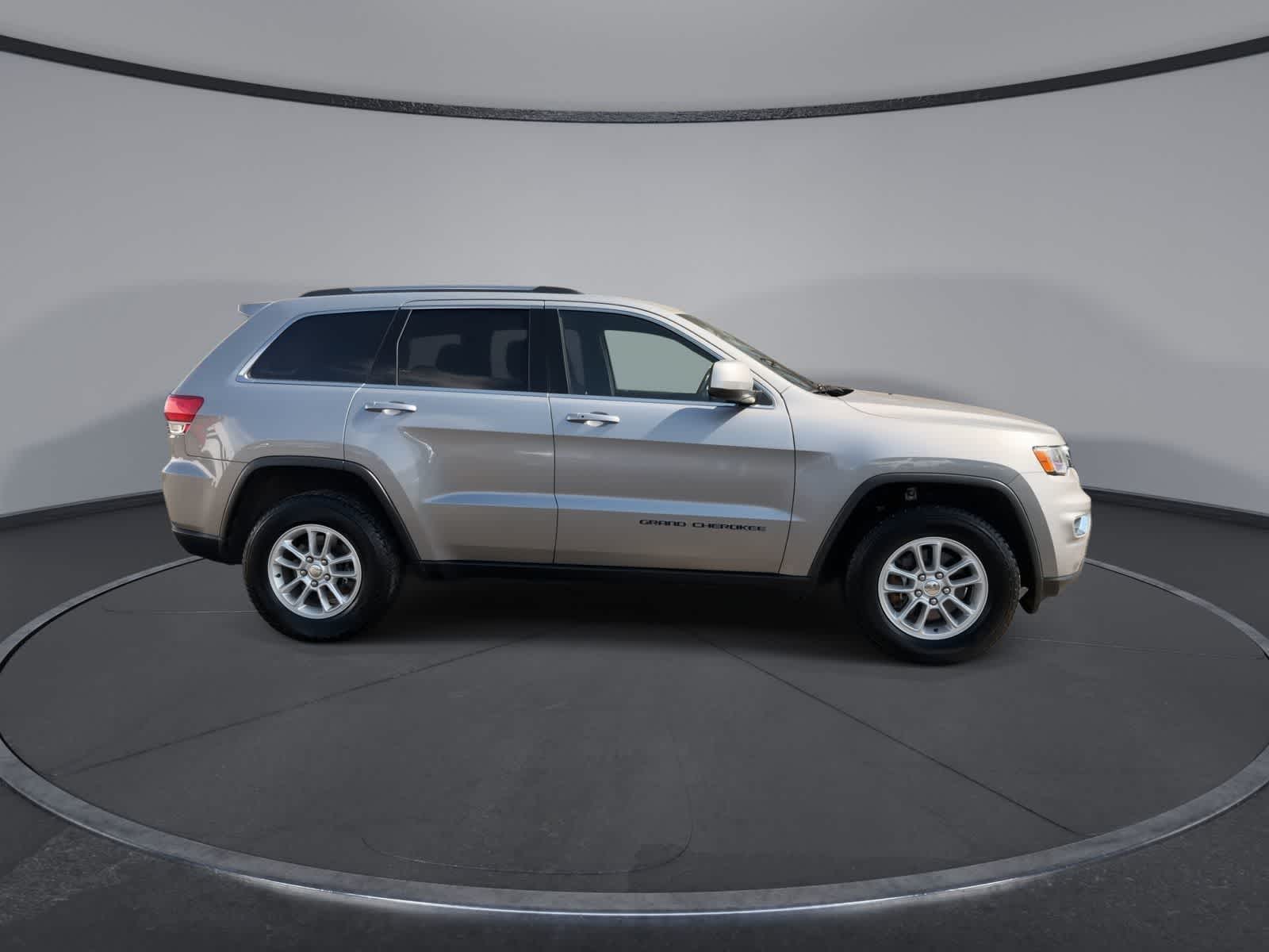 Thumbnail: 2018 Jeep Grand Cherokee - 9